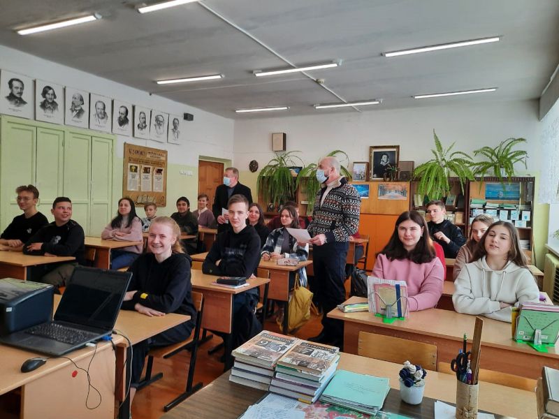В рамках профориентационной работы представители Тейковского многопрофильного колледжа посетили школы района